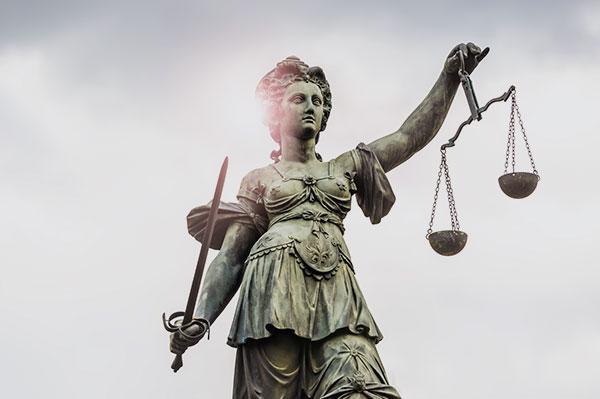 İşverenlerin Bilmesi Gereken 5 Temel İş Hukuku Kuralı